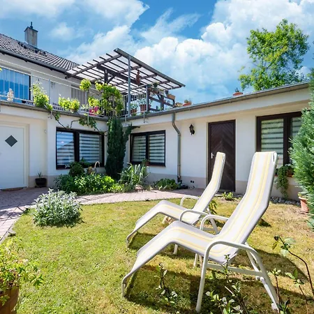 Апартаменты Moselle Vineyard Escape, Cleaning Included *