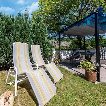 Moselle Vineyard Escape, Cleaning Included Апартаменты Wehlen